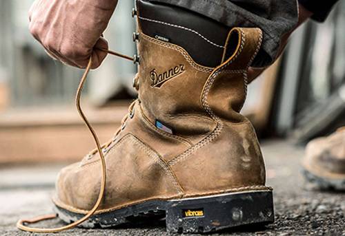 2023’S Best Landscaping Boots: Reviews & Buying Guide