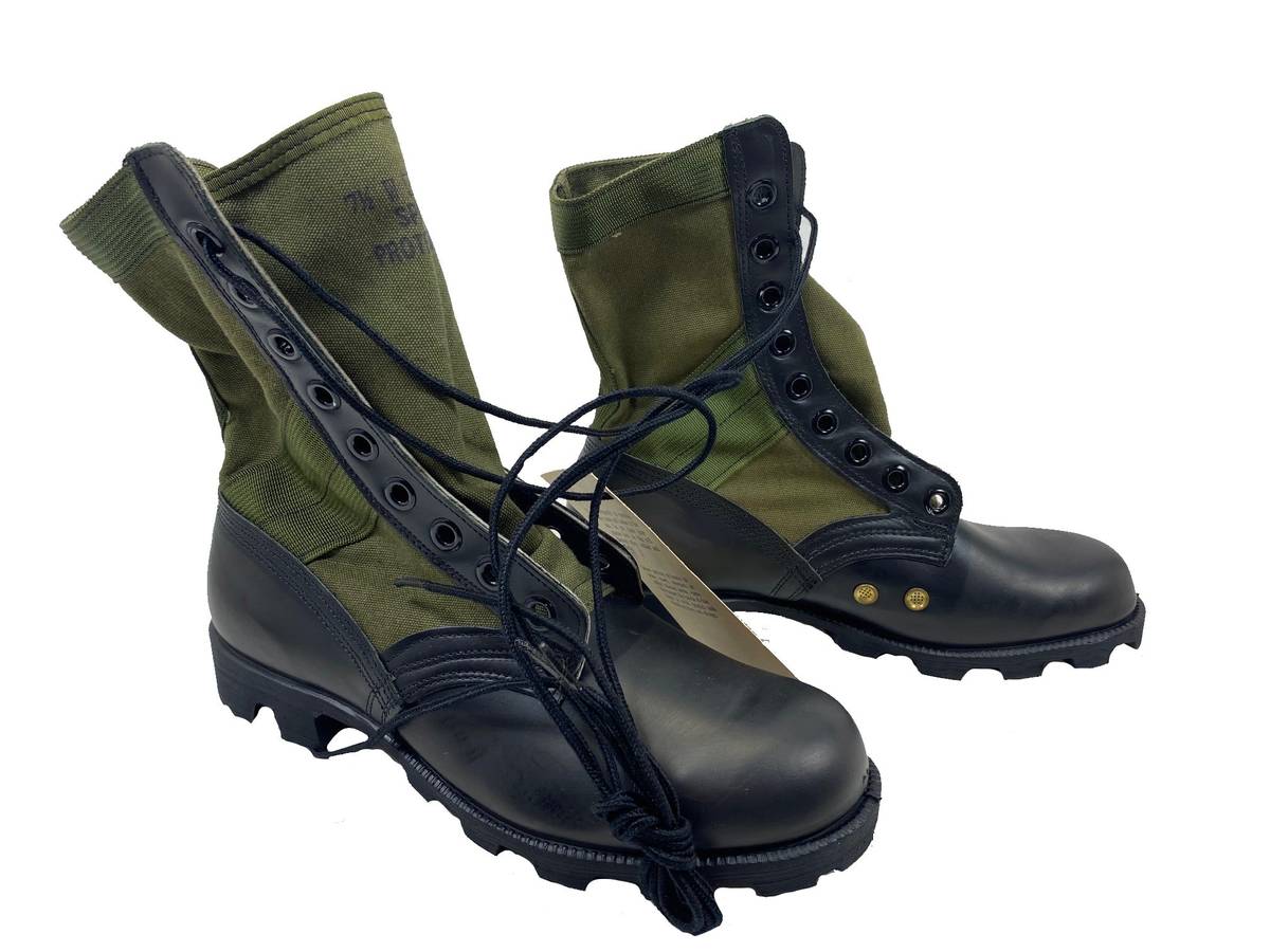 The Ultimate Guide To Choosing The Best Jungle Boots For 2023 - Helpful ...