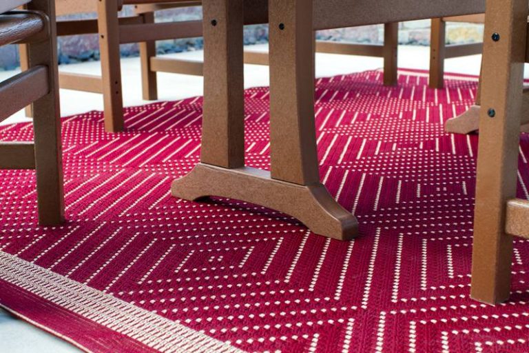 2023’S Best Outdoor Rugs For Composite Decking – Refresh Your Outdoors With Style & Comfort!