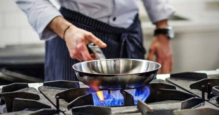 2023’S Top 10 Gas Cooktop Pans – Find The Best Cookware For Your Kitchen!