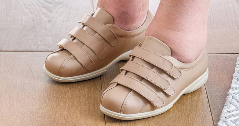 2023’S Best Shoes For Elderly With Swollen Feet: The Ultimate Guide To Finding The Perfect Fit!