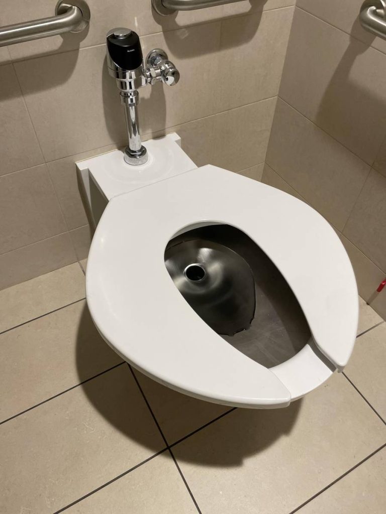 2023’S Best Toilet Seats For Heavy People: Reviews & Buying Guide