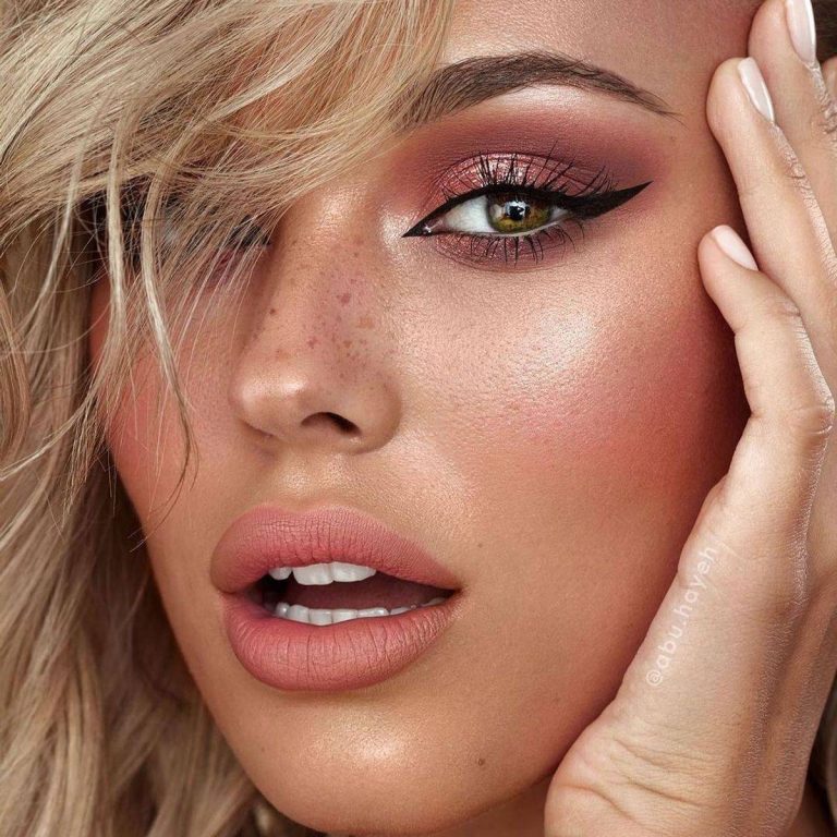 2023 Trend Alert: Find The Perfect Lip Color For Blonde Brown-Eyed Beauties