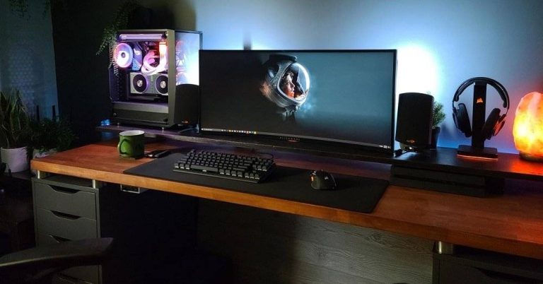 2023’S Best Desks For An Ultimate 3-Screen Setup: Upgrade Your Workspace Now!