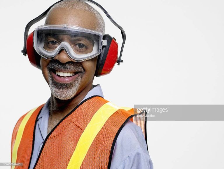 2023’S Best Headphones For Construction Workers: Protect Your Ears & Stay Connected