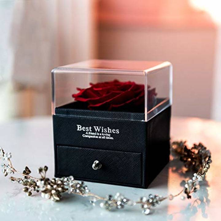 2023’S Best Wishes Necklace And Roses: Find The Perfect Gift For Your Loved One!