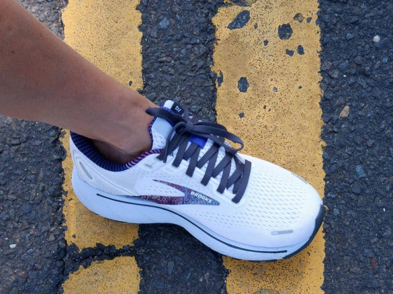 Stepping Into Style: Top 10 Women’S Walking Sneakers For 2023!